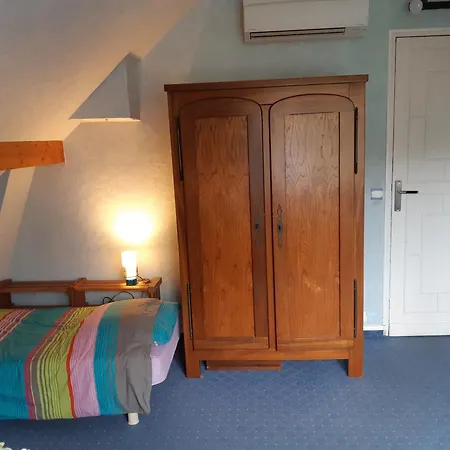 Le Petit Chemin Bed & Breakfast *