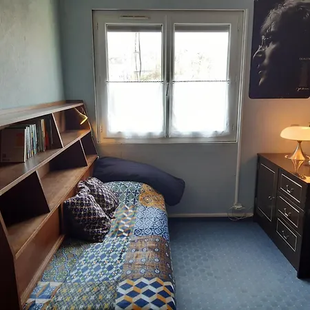 Le Petit Chemin Bed & Breakfast Bougival