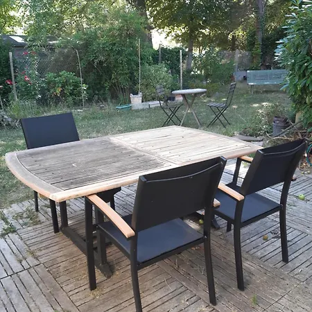 Bed & Breakfast Le Petit Chemin Bougival