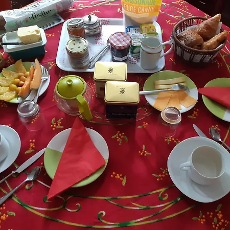 Le Petit Chemin Bed & Breakfast
